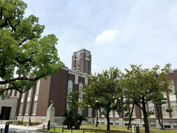 佐野雄大は産業大学で外国語学部だった?ドイツ語履修の噂や高校時代も徹底まとめ!